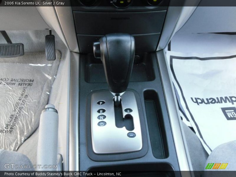 Silver / Gray 2006 Kia Sorento LX