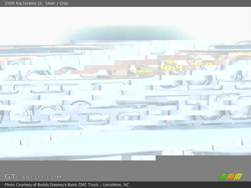 Silver / Gray 2006 Kia Sorento LX