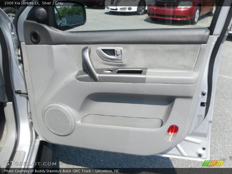 Silver / Gray 2006 Kia Sorento LX