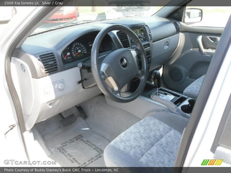 Silver / Gray 2006 Kia Sorento LX