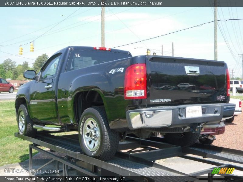 Onyx Black / Dark Titanium/Light Titanium 2007 GMC Sierra 1500 SLE Regular Cab 4x4