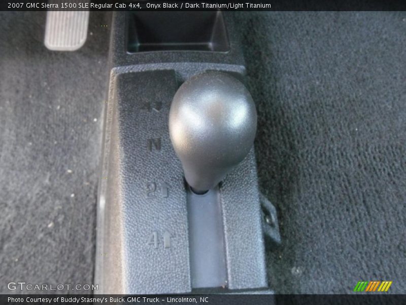 Onyx Black / Dark Titanium/Light Titanium 2007 GMC Sierra 1500 SLE Regular Cab 4x4