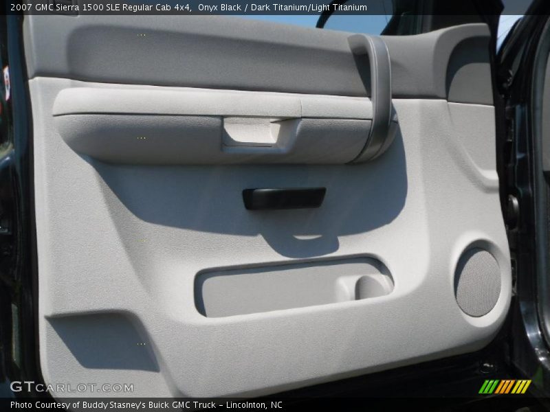 Onyx Black / Dark Titanium/Light Titanium 2007 GMC Sierra 1500 SLE Regular Cab 4x4