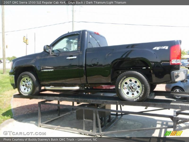 Onyx Black / Dark Titanium/Light Titanium 2007 GMC Sierra 1500 SLE Regular Cab 4x4