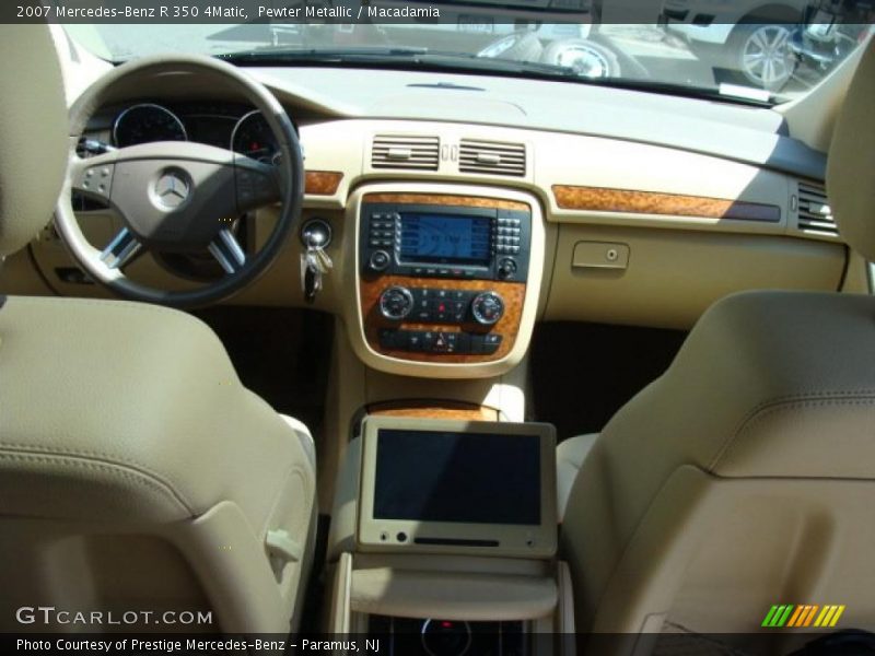 Pewter Metallic / Macadamia 2007 Mercedes-Benz R 350 4Matic