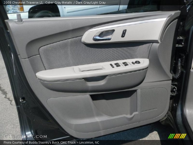 Cyber Gray Metallic / Dark Gray/Light Gray 2009 Chevrolet Traverse LS