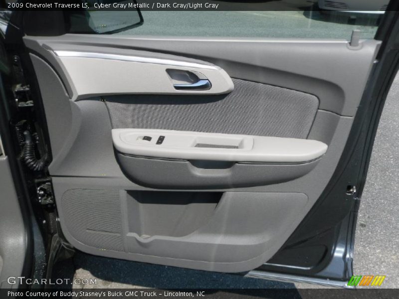 Cyber Gray Metallic / Dark Gray/Light Gray 2009 Chevrolet Traverse LS