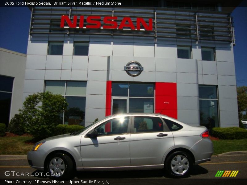 Brilliant Silver Metallic / Medium Stone 2009 Ford Focus S Sedan