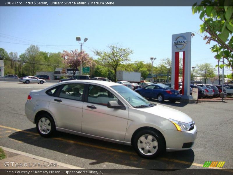 Brilliant Silver Metallic / Medium Stone 2009 Ford Focus S Sedan