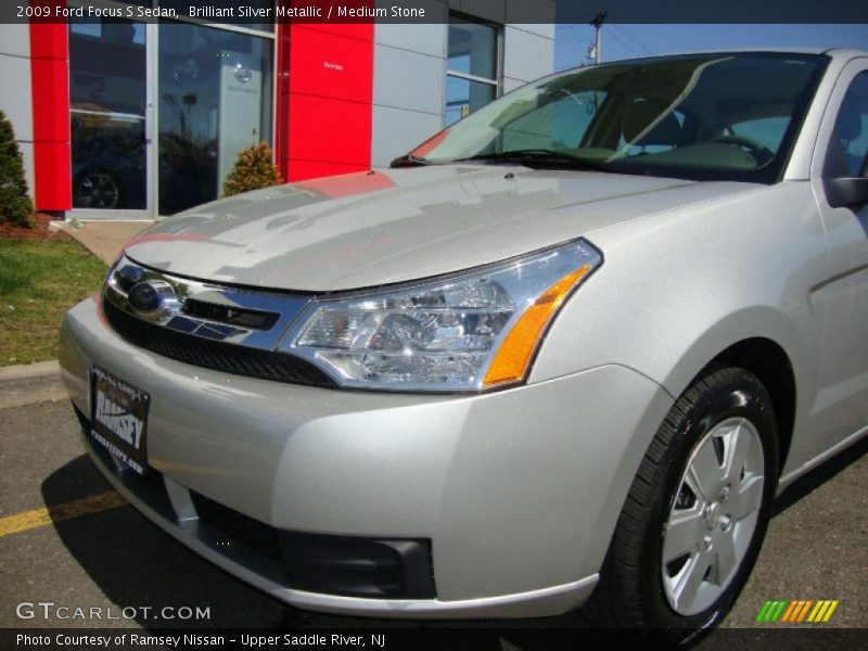 Brilliant Silver Metallic / Medium Stone 2009 Ford Focus S Sedan