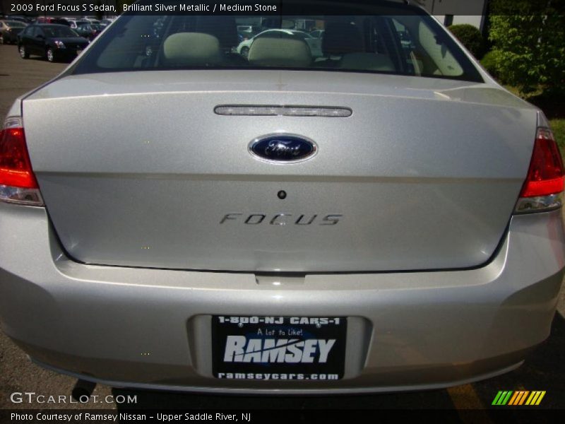 Brilliant Silver Metallic / Medium Stone 2009 Ford Focus S Sedan