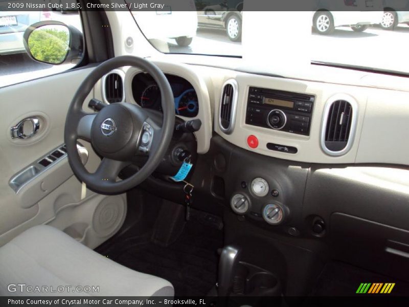 Chrome Silver / Light Gray 2009 Nissan Cube 1.8 S