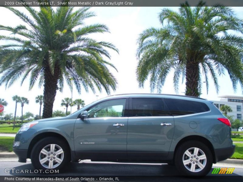 Silver Moss Metallic / Dark Gray/Light Gray 2009 Chevrolet Traverse LT