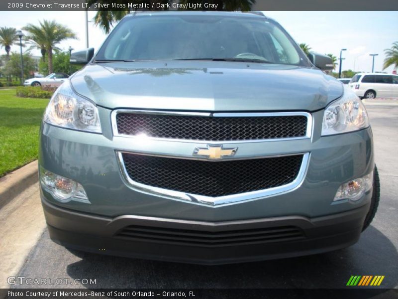 Silver Moss Metallic / Dark Gray/Light Gray 2009 Chevrolet Traverse LT