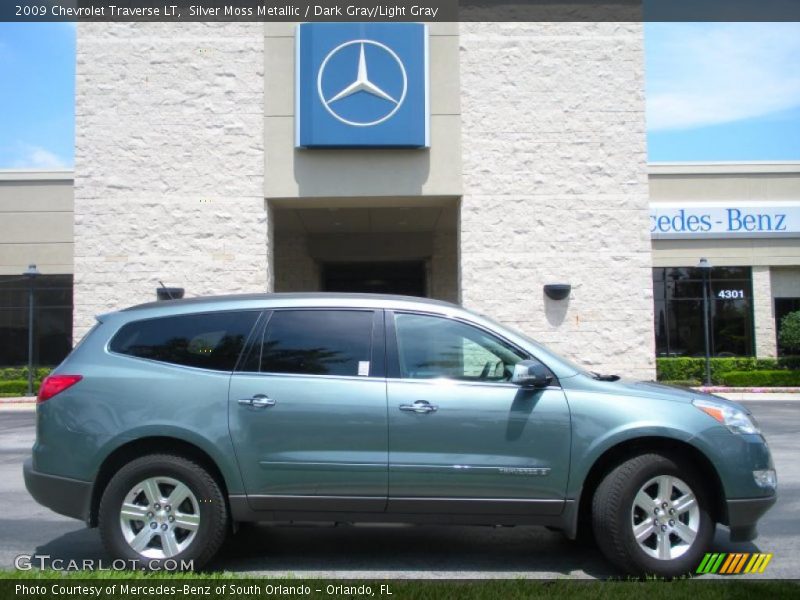 Silver Moss Metallic / Dark Gray/Light Gray 2009 Chevrolet Traverse LT