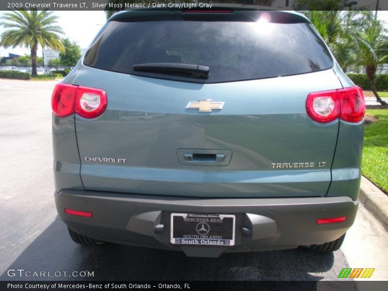 Silver Moss Metallic / Dark Gray/Light Gray 2009 Chevrolet Traverse LT