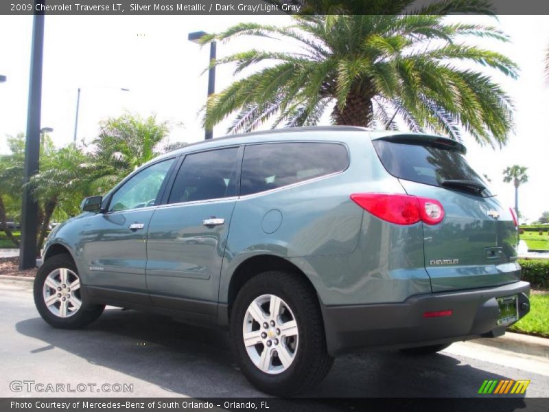 Silver Moss Metallic / Dark Gray/Light Gray 2009 Chevrolet Traverse LT