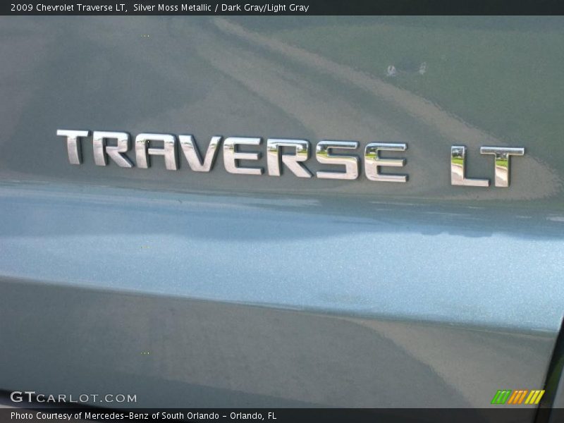 Silver Moss Metallic / Dark Gray/Light Gray 2009 Chevrolet Traverse LT