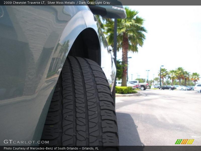 Silver Moss Metallic / Dark Gray/Light Gray 2009 Chevrolet Traverse LT