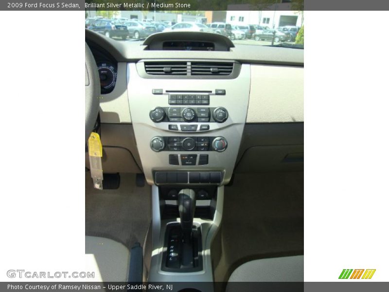 Brilliant Silver Metallic / Medium Stone 2009 Ford Focus S Sedan