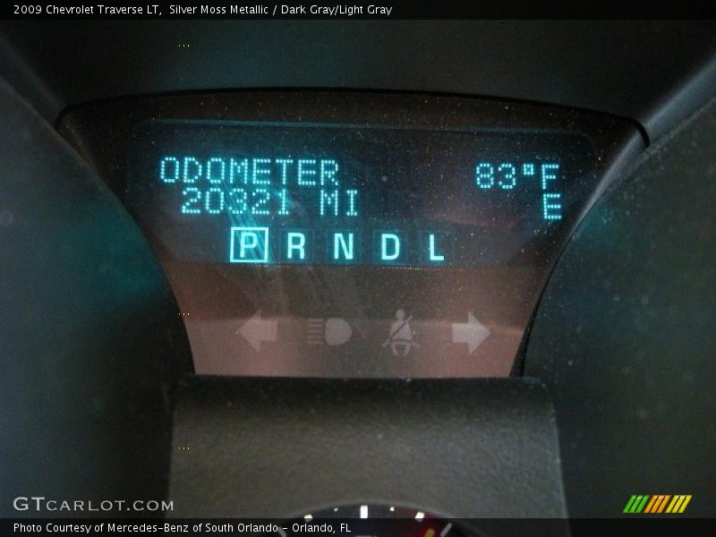 Silver Moss Metallic / Dark Gray/Light Gray 2009 Chevrolet Traverse LT