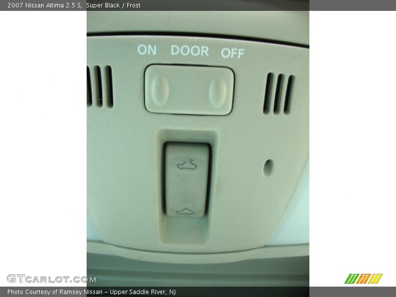 Super Black / Frost 2007 Nissan Altima 2.5 S