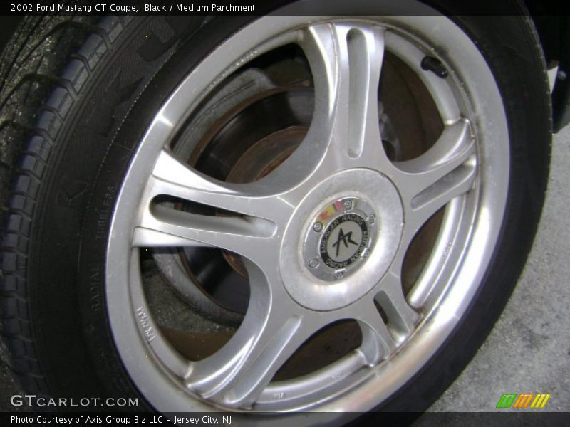 Black / Medium Parchment 2002 Ford Mustang GT Coupe