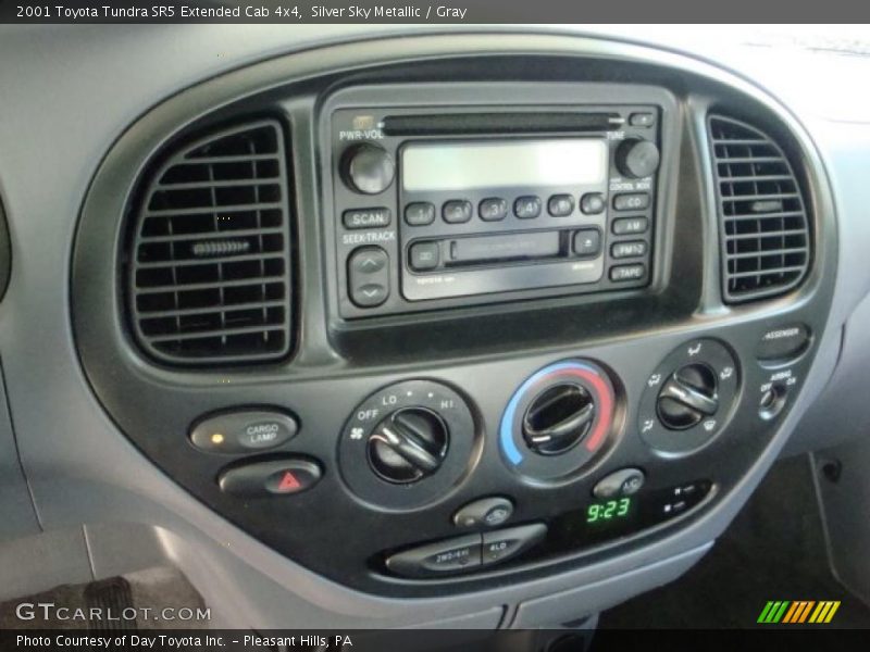 Silver Sky Metallic / Gray 2001 Toyota Tundra SR5 Extended Cab 4x4