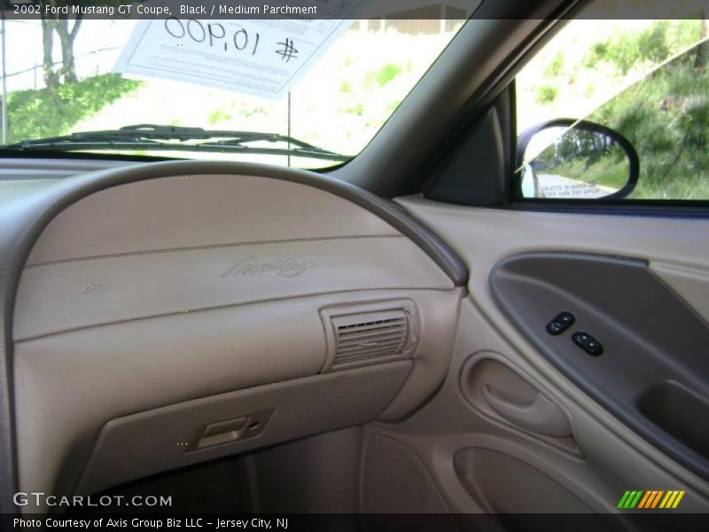 Black / Medium Parchment 2002 Ford Mustang GT Coupe