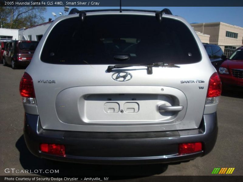 Smart Silver / Gray 2005 Hyundai Santa Fe GLS 4WD