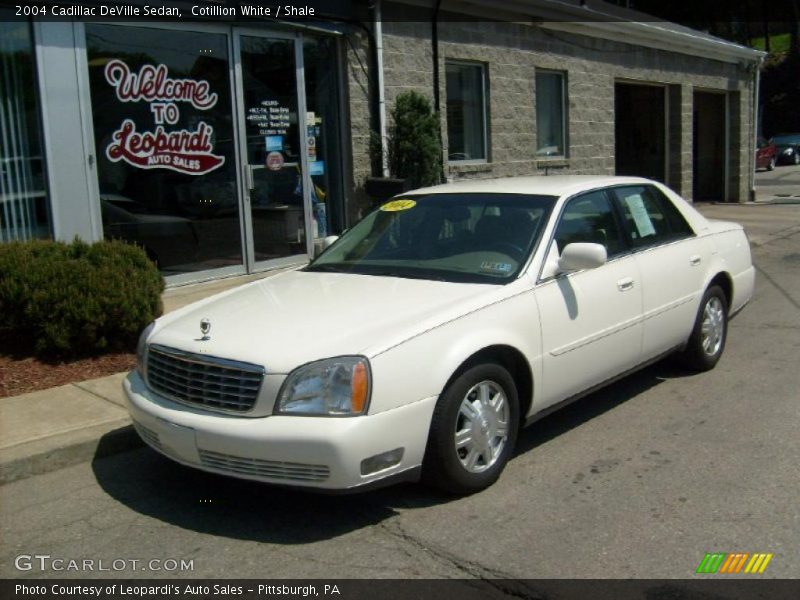 Cotillion White / Shale 2004 Cadillac DeVille Sedan