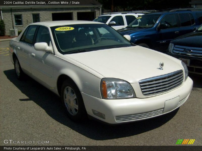 Cotillion White / Shale 2004 Cadillac DeVille Sedan