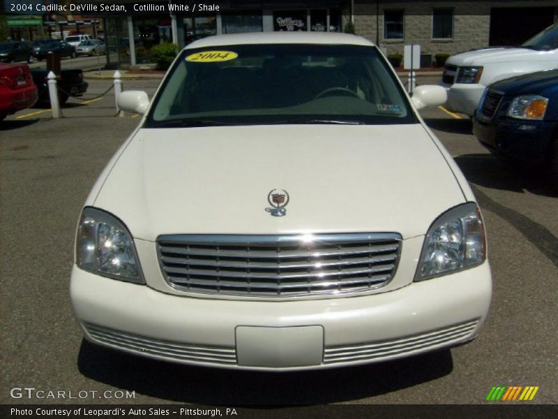 Cotillion White / Shale 2004 Cadillac DeVille Sedan