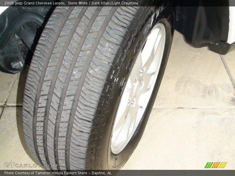 Stone White / Dark Khaki/Light Graystone 2006 Jeep Grand Cherokee Laredo
