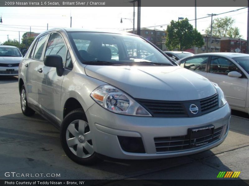 Brillant Silver / Charcoal 2009 Nissan Versa 1.6 Sedan