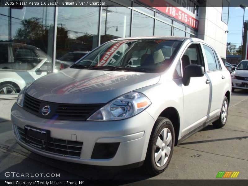 Brillant Silver / Charcoal 2009 Nissan Versa 1.6 Sedan