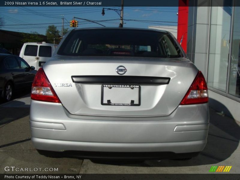 Brillant Silver / Charcoal 2009 Nissan Versa 1.6 Sedan