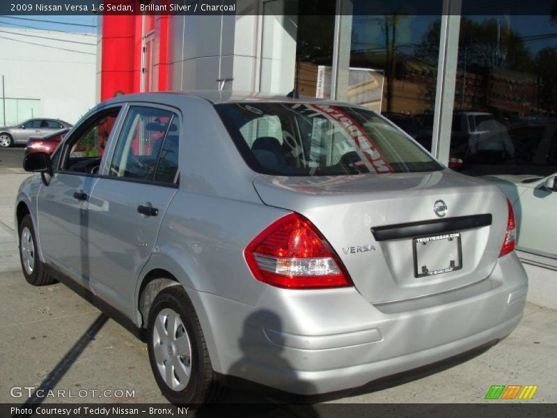 Brillant Silver / Charcoal 2009 Nissan Versa 1.6 Sedan