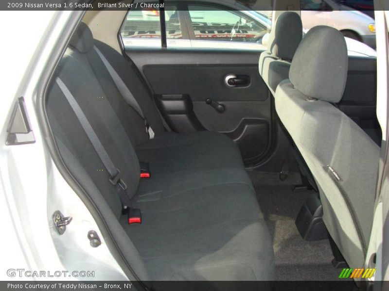 Brillant Silver / Charcoal 2009 Nissan Versa 1.6 Sedan