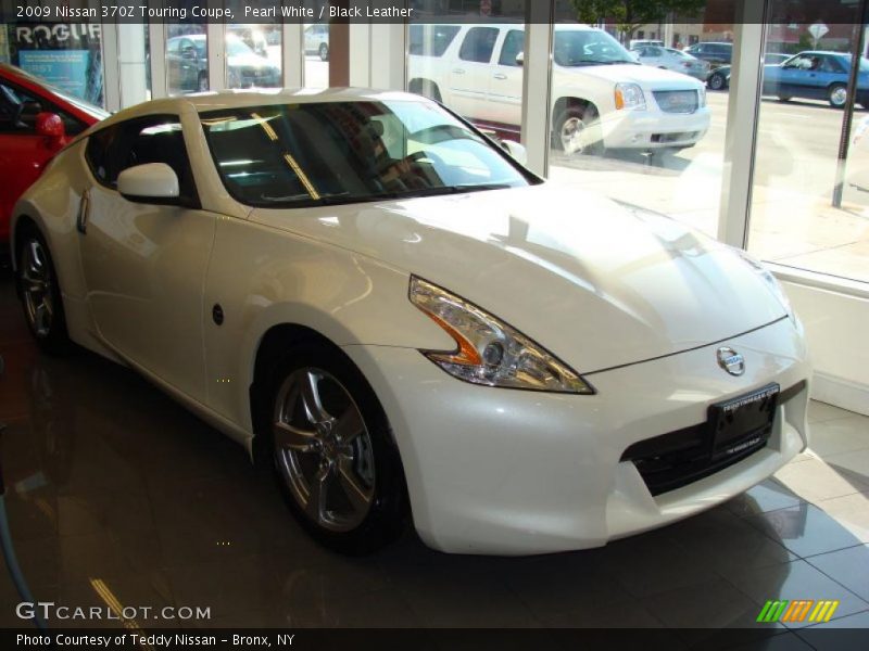 Pearl White / Black Leather 2009 Nissan 370Z Touring Coupe