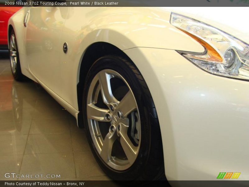 Pearl White / Black Leather 2009 Nissan 370Z Touring Coupe