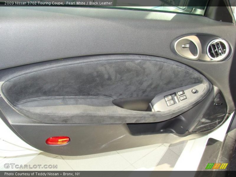 Pearl White / Black Leather 2009 Nissan 370Z Touring Coupe