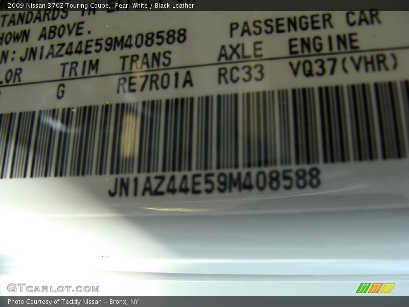 Pearl White / Black Leather 2009 Nissan 370Z Touring Coupe