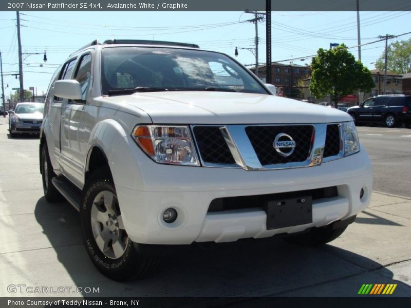 Avalanche White / Graphite 2007 Nissan Pathfinder SE 4x4