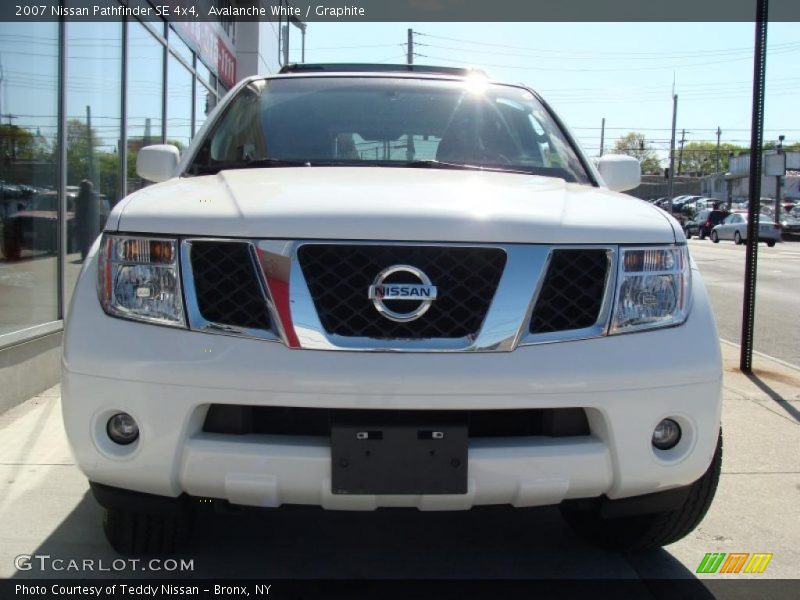 Avalanche White / Graphite 2007 Nissan Pathfinder SE 4x4