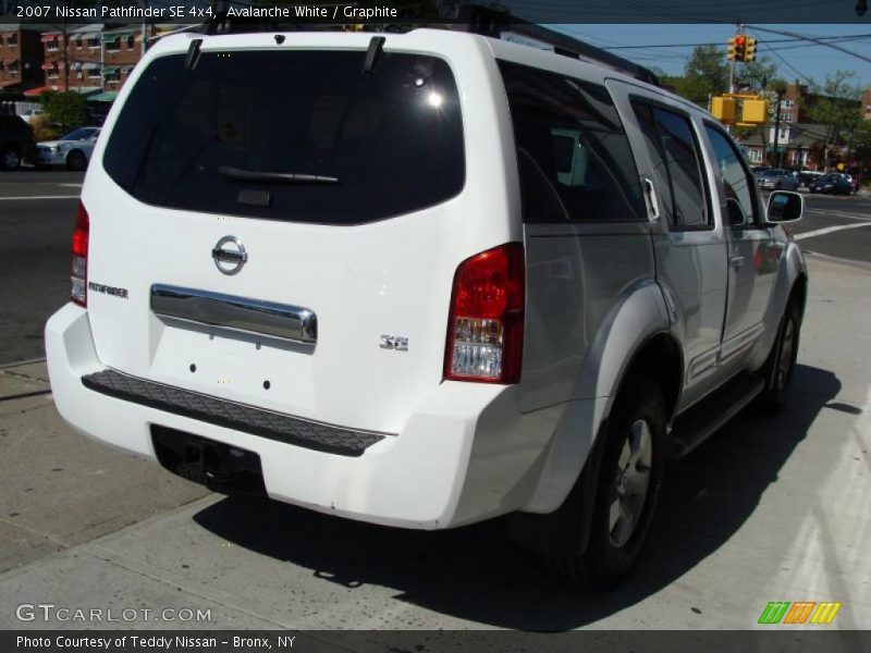 Avalanche White / Graphite 2007 Nissan Pathfinder SE 4x4