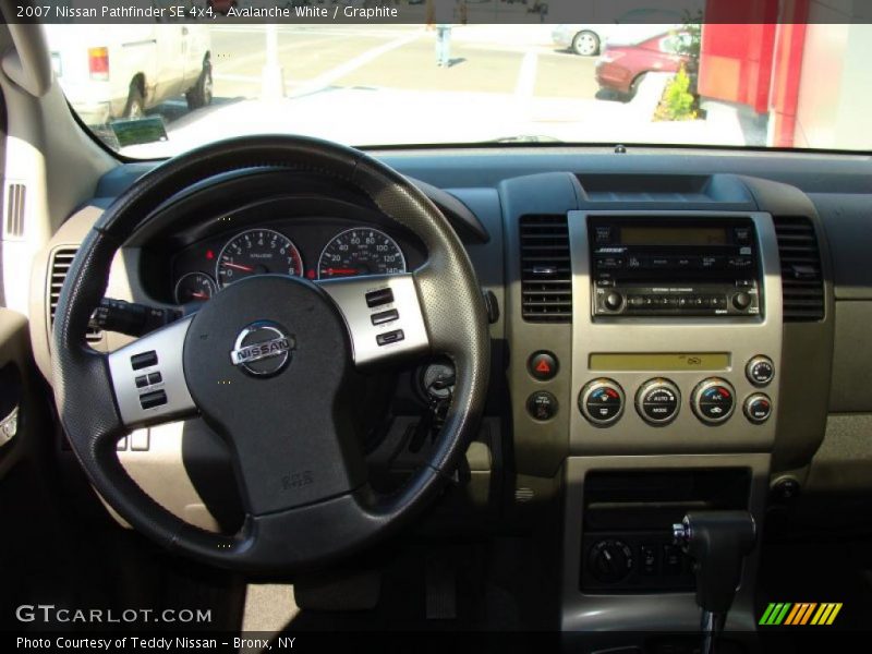 Avalanche White / Graphite 2007 Nissan Pathfinder SE 4x4
