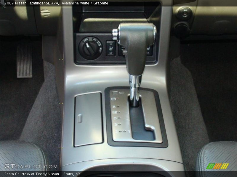 Avalanche White / Graphite 2007 Nissan Pathfinder SE 4x4