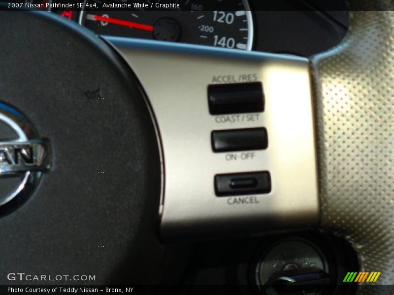 Avalanche White / Graphite 2007 Nissan Pathfinder SE 4x4