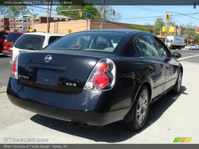 Super Black / Blond 2006 Nissan Altima 2.5 S